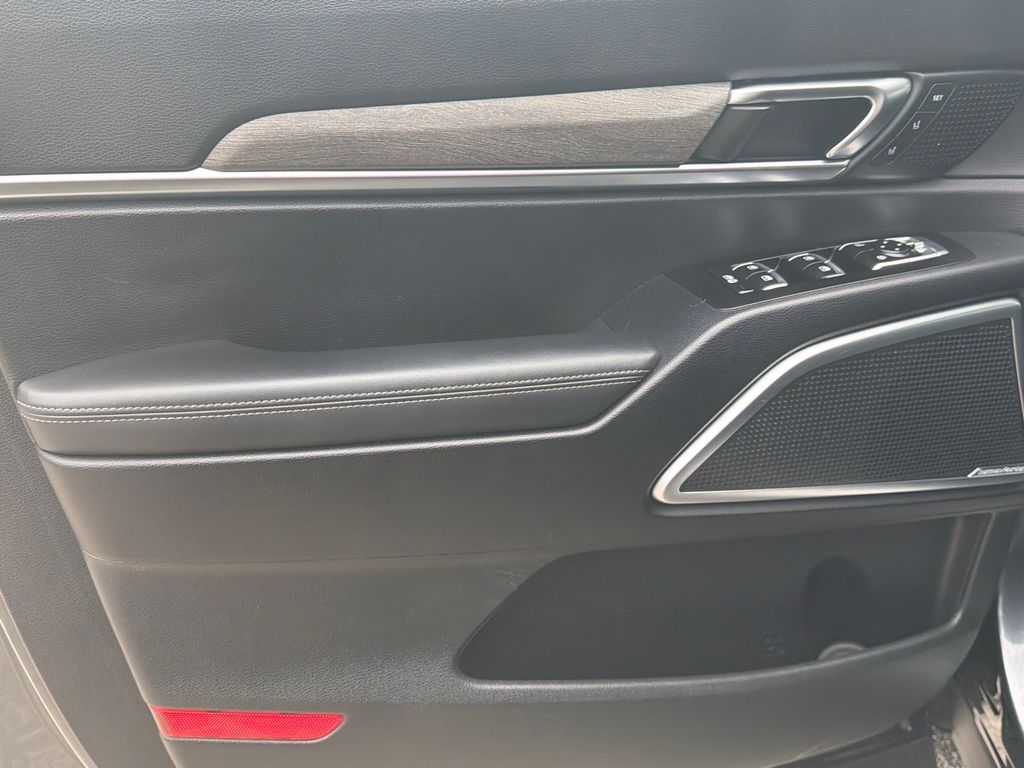 Thumbnail: 2022 Kia Telluride - 22