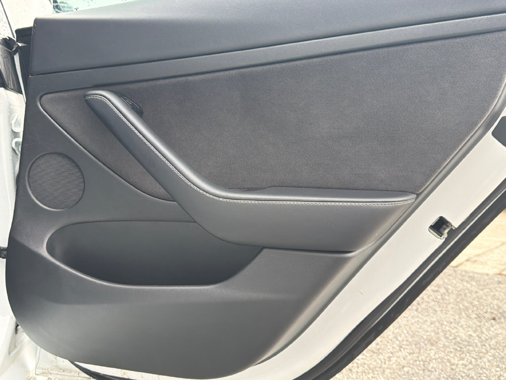 Thumbnail: 2022 Tesla Model 3 - 25