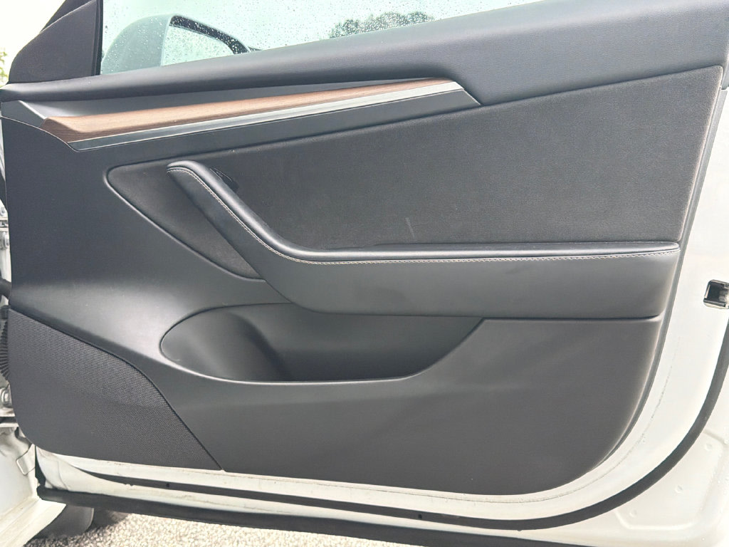 Thumbnail: 2022 Tesla Model 3 - 24