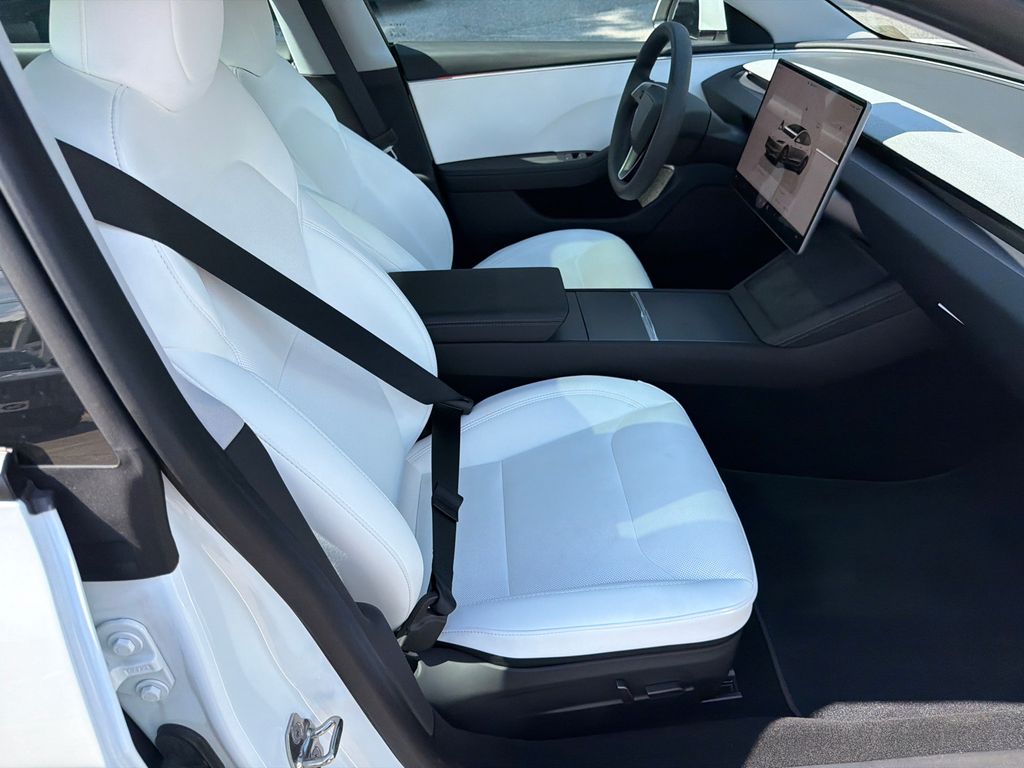 Thumbnail: 2024 Tesla Model 3 - 10