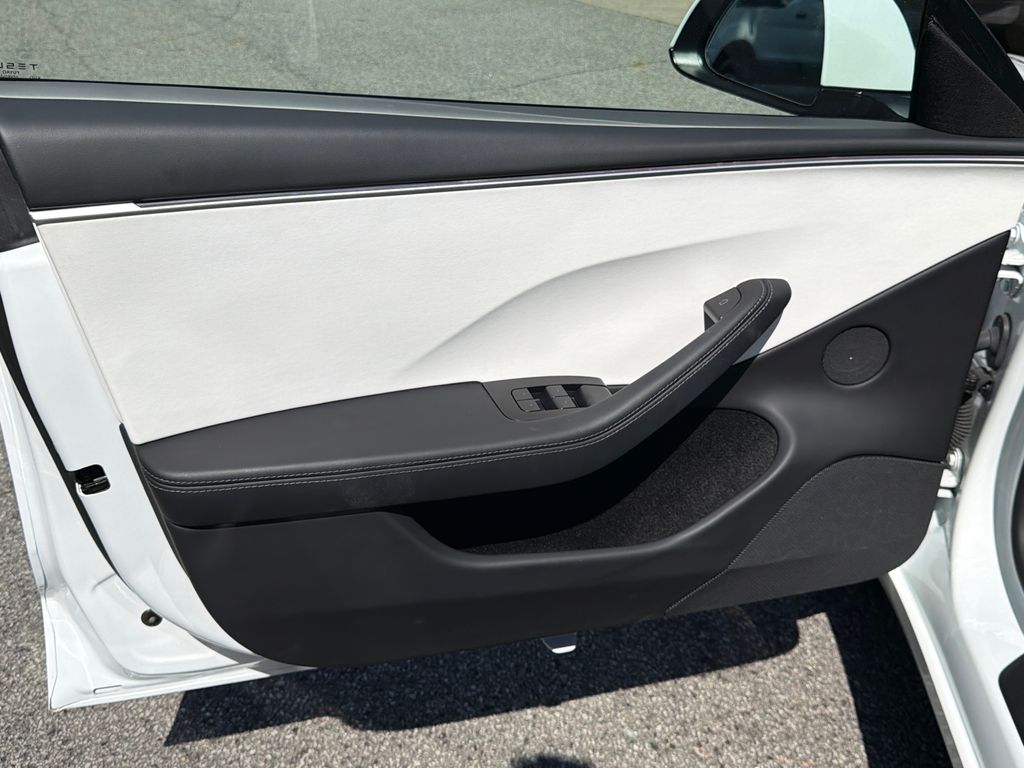 Thumbnail: 2024 Tesla Model 3 - 21