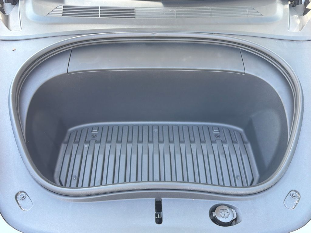 Thumbnail: 2024 Tesla Model 3 - 15