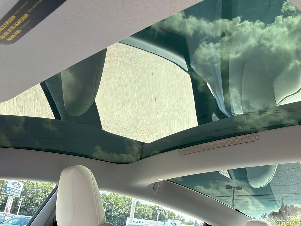 Thumbnail: 2024 Tesla Model 3 - 31