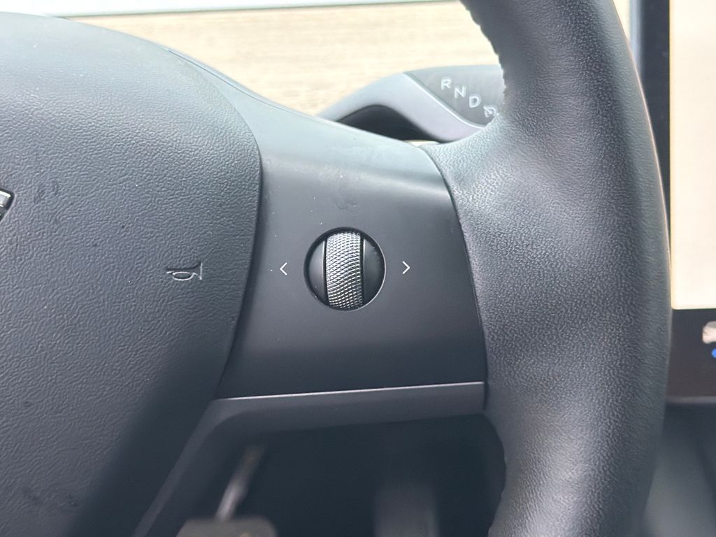 Thumbnail: 2022 Tesla Model 3 - 26