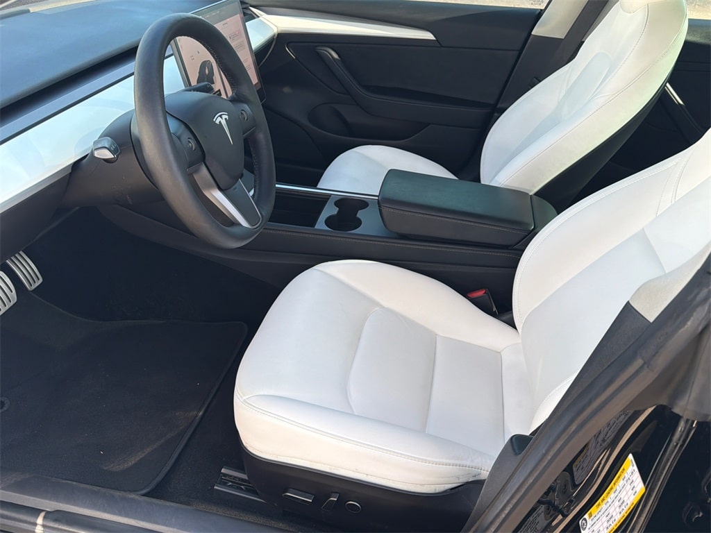 Thumbnail: 2022 Tesla Model 3 - 8