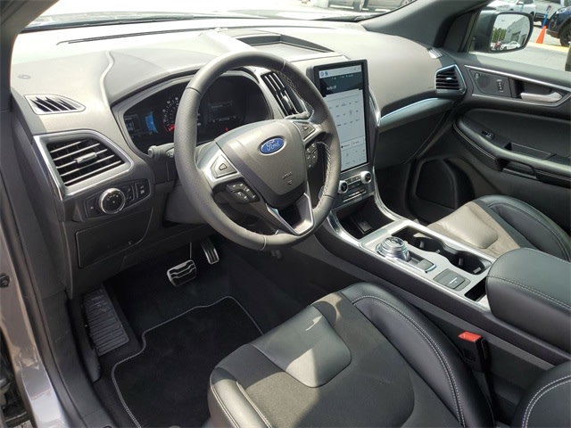 2023 Ford Edge ST 9