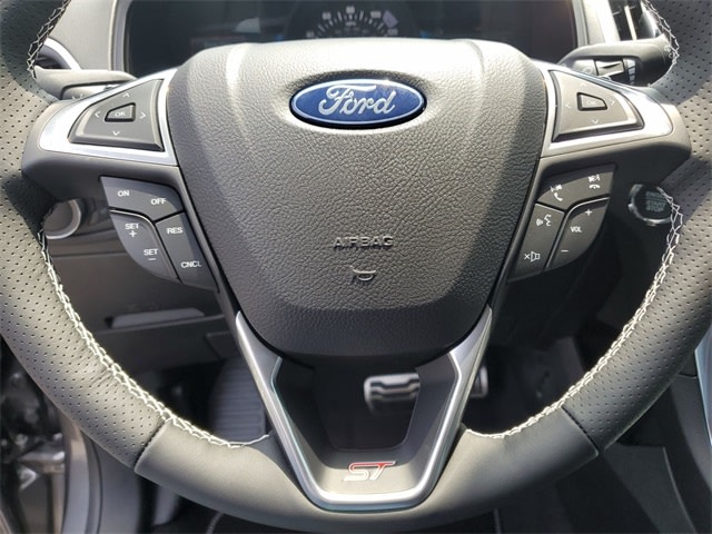 2023 Ford Edge ST 23