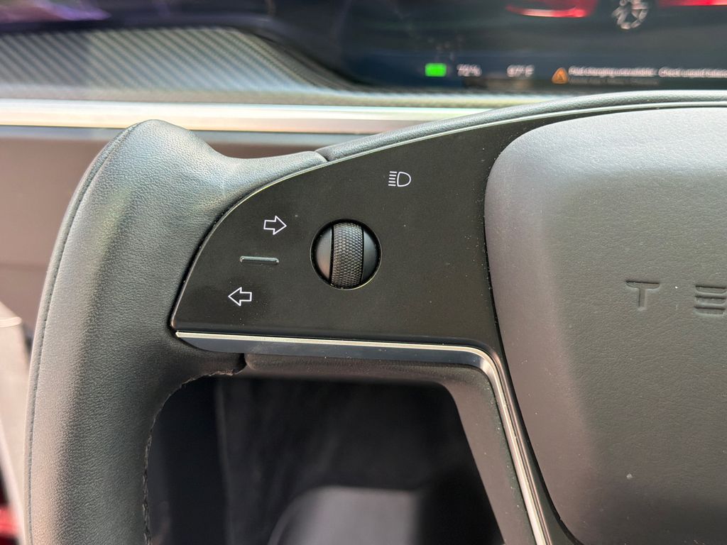 Thumbnail: 2023 Tesla Model X - 28