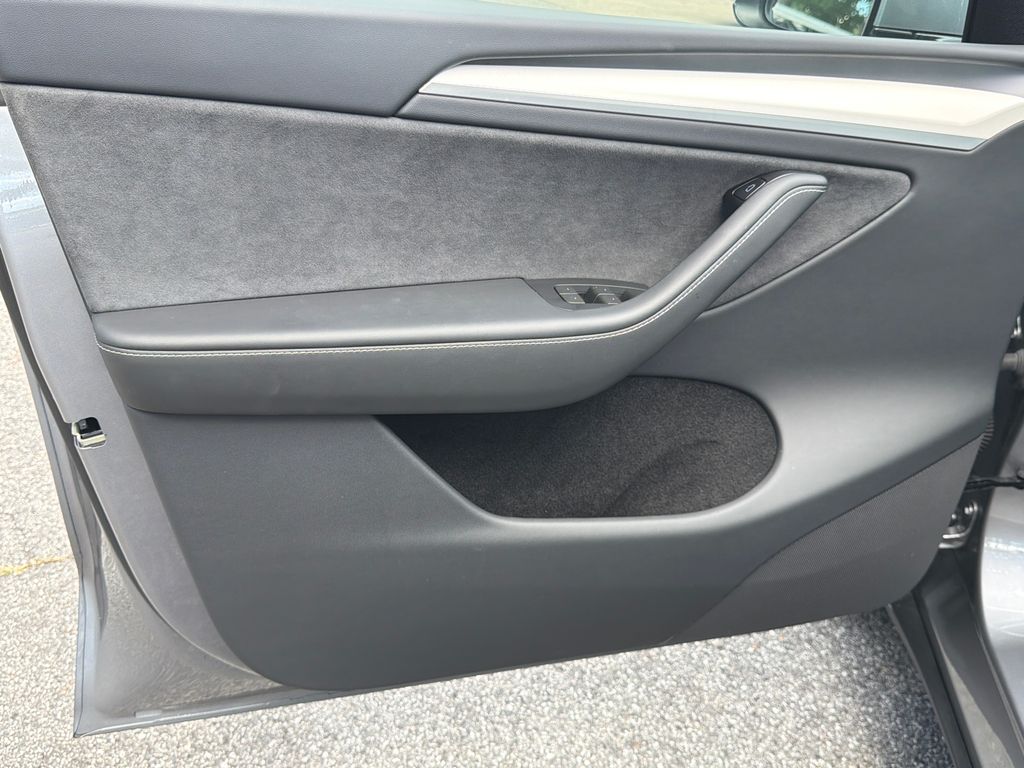 Thumbnail: 2024 Tesla Model Y - 19