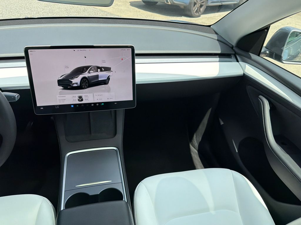 Thumbnail: 2024 Tesla Model Y - 24