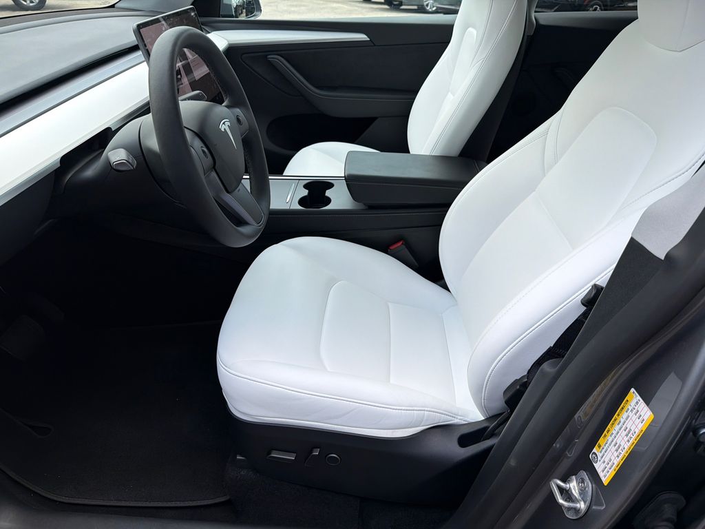 Thumbnail: 2024 Tesla Model Y - 8