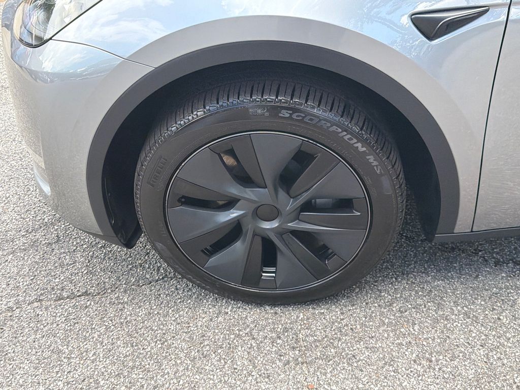 Thumbnail: 2024 Tesla Model Y - 6
