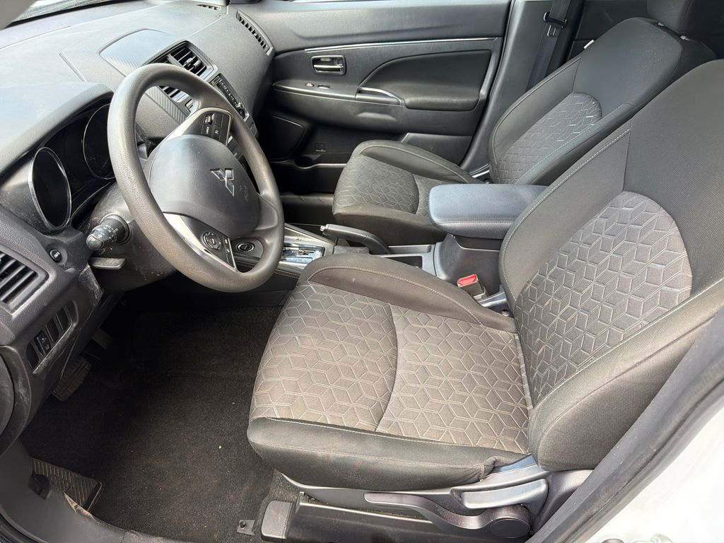 Thumbnail: 2024 Mitsubishi Outlander Sport - 7