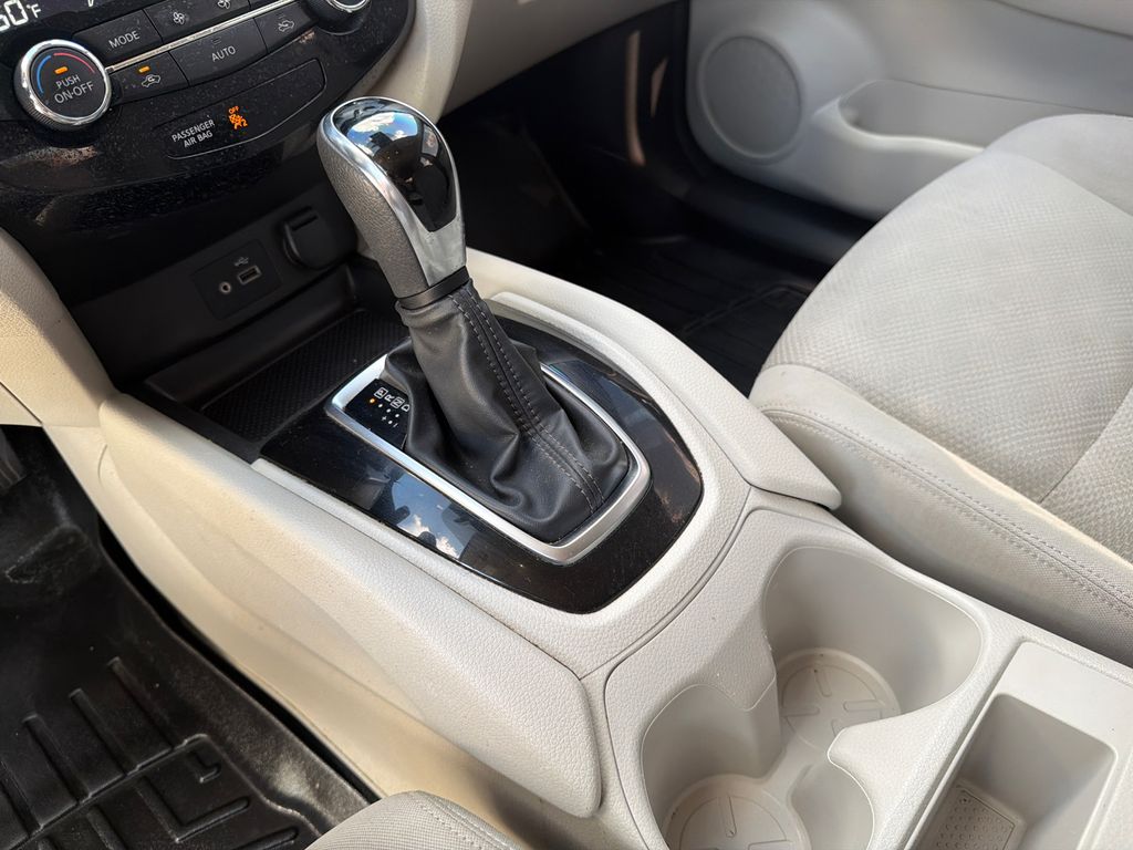 Thumbnail: 2019 Nissan Rogue Sport - 15