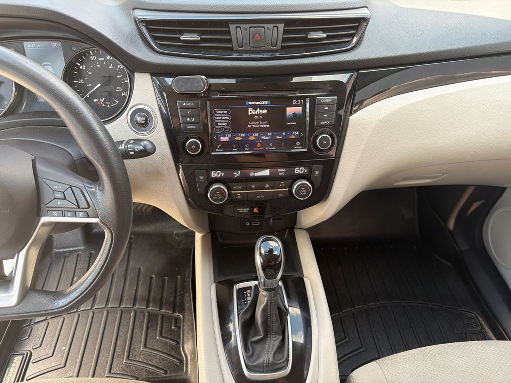 Thumbnail: 2019 Nissan Rogue Sport - 31