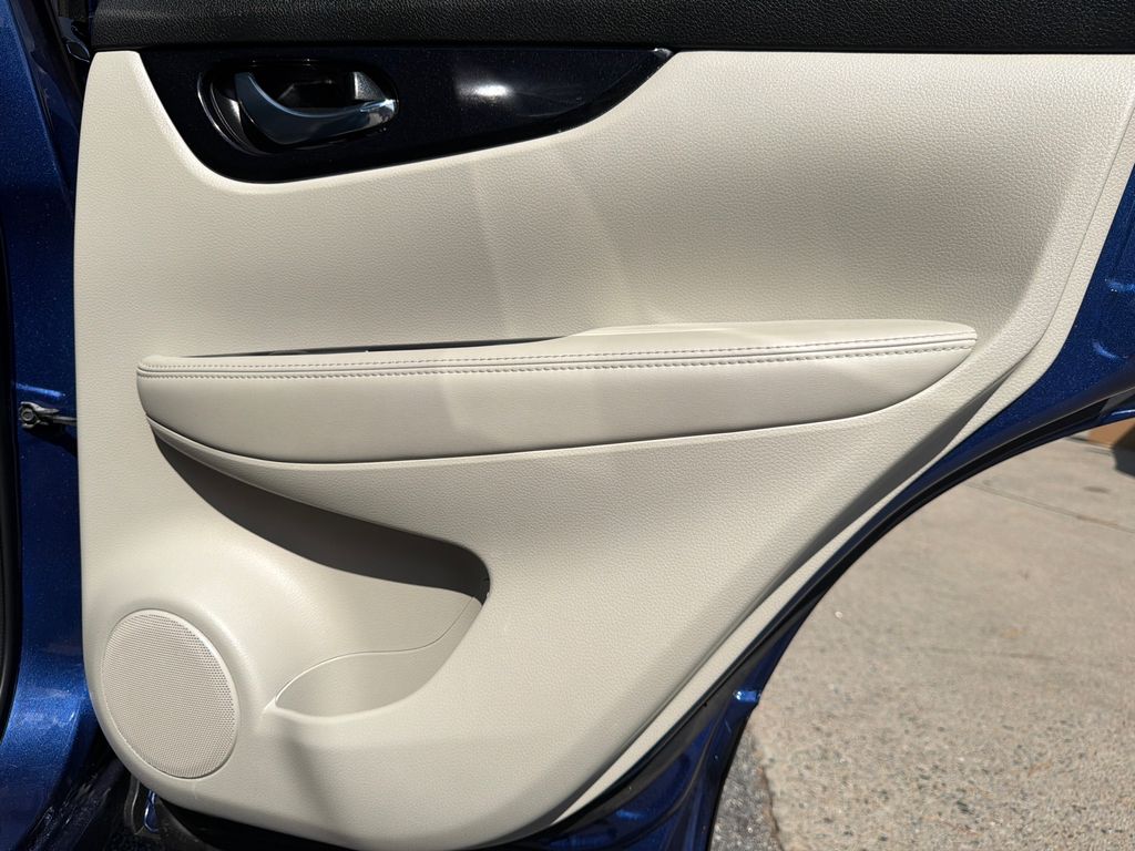 Thumbnail: 2019 Nissan Rogue Sport - 25