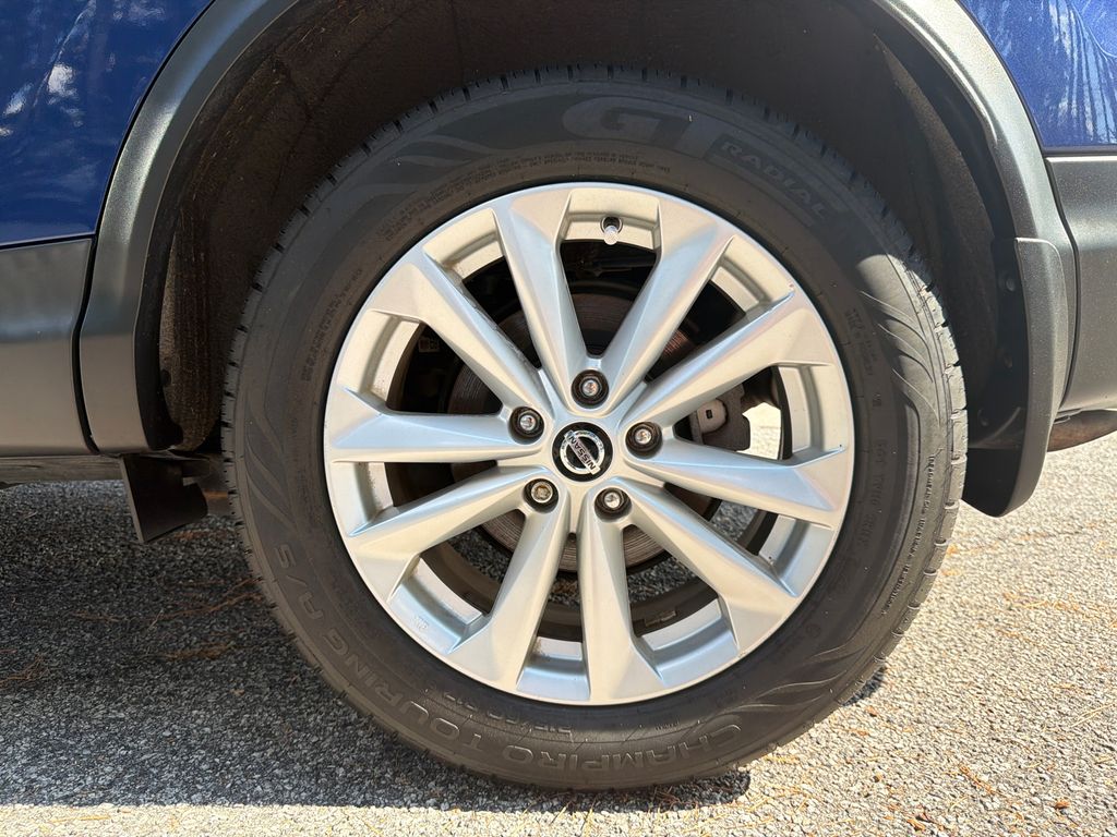 Thumbnail: 2019 Nissan Rogue Sport - 27