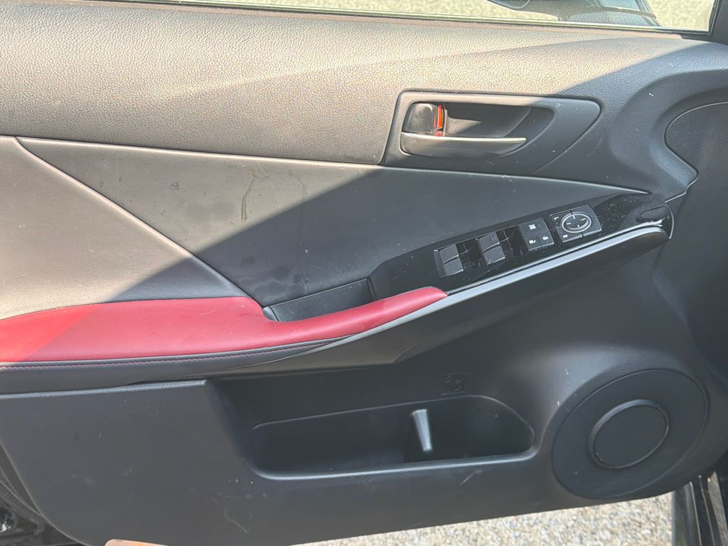 Thumbnail: 2025 Lexus ES - 11