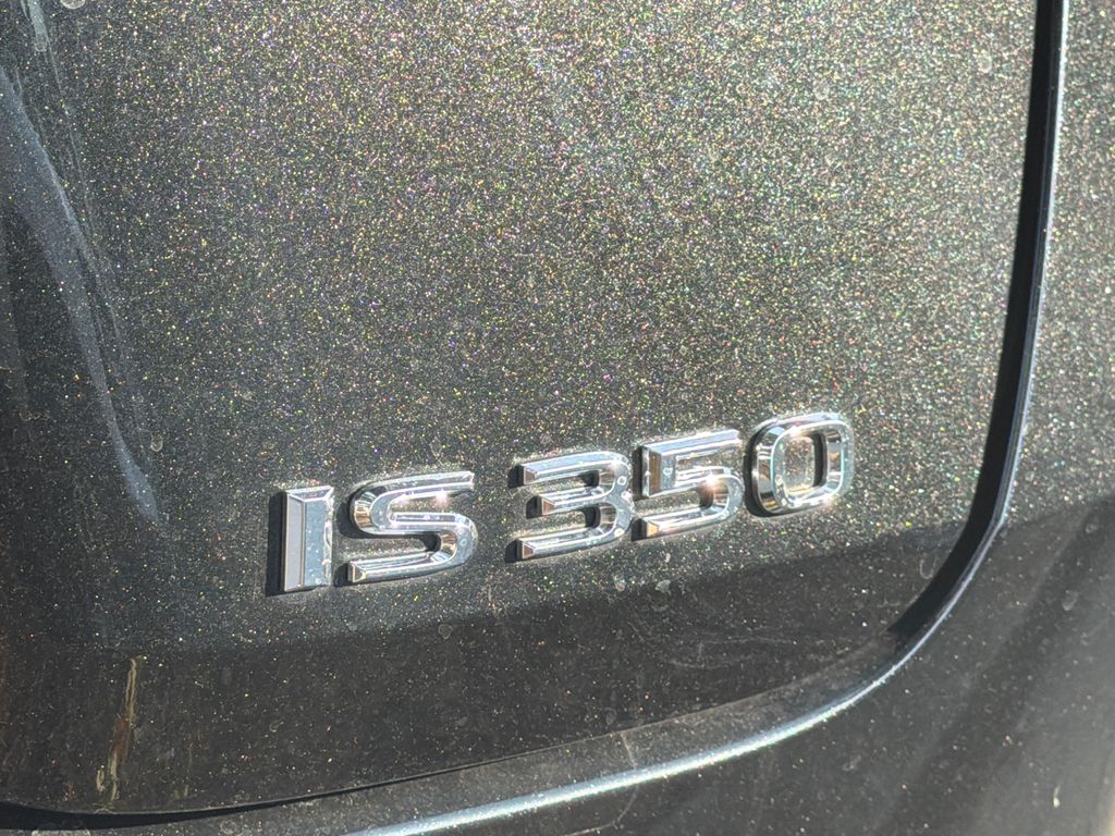 Thumbnail: 2025 Lexus ES - 13
