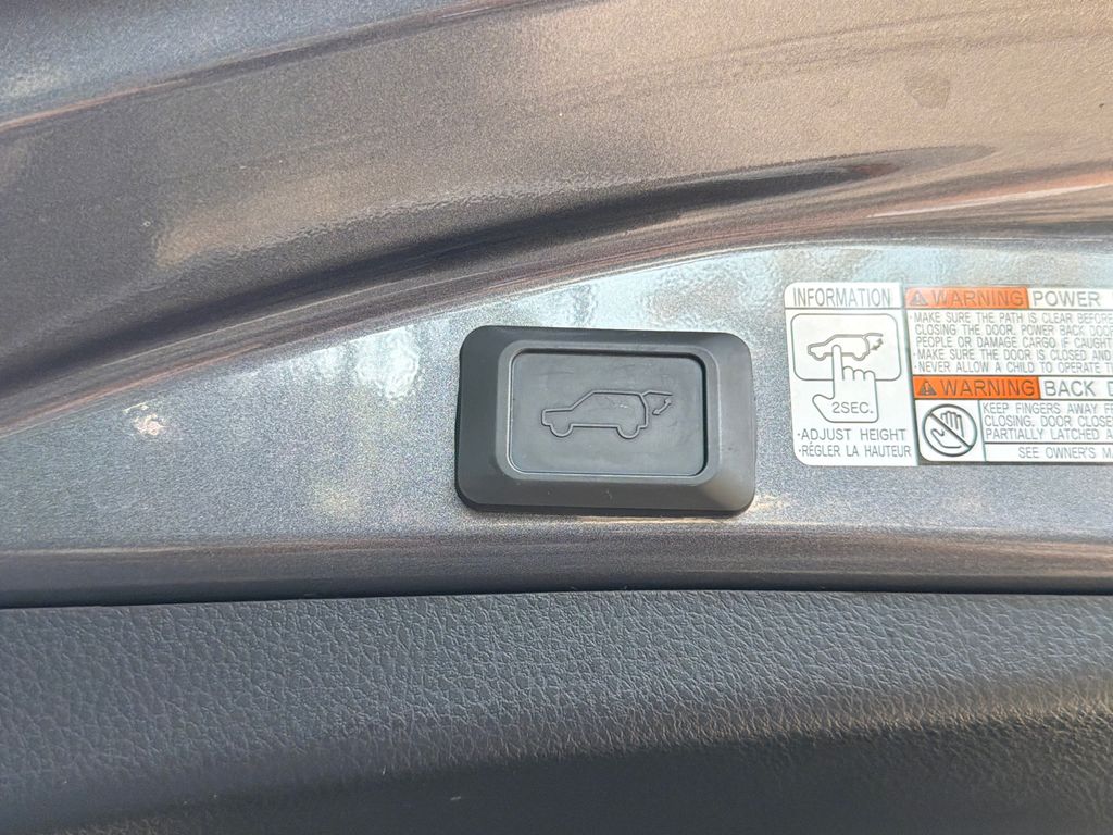 Thumbnail: 2015 Toyota RAV4 - 24