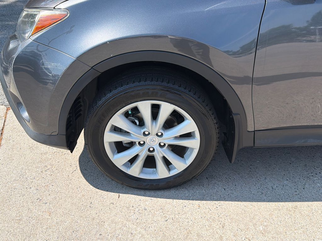 Thumbnail: 2015 Toyota RAV4 - 7