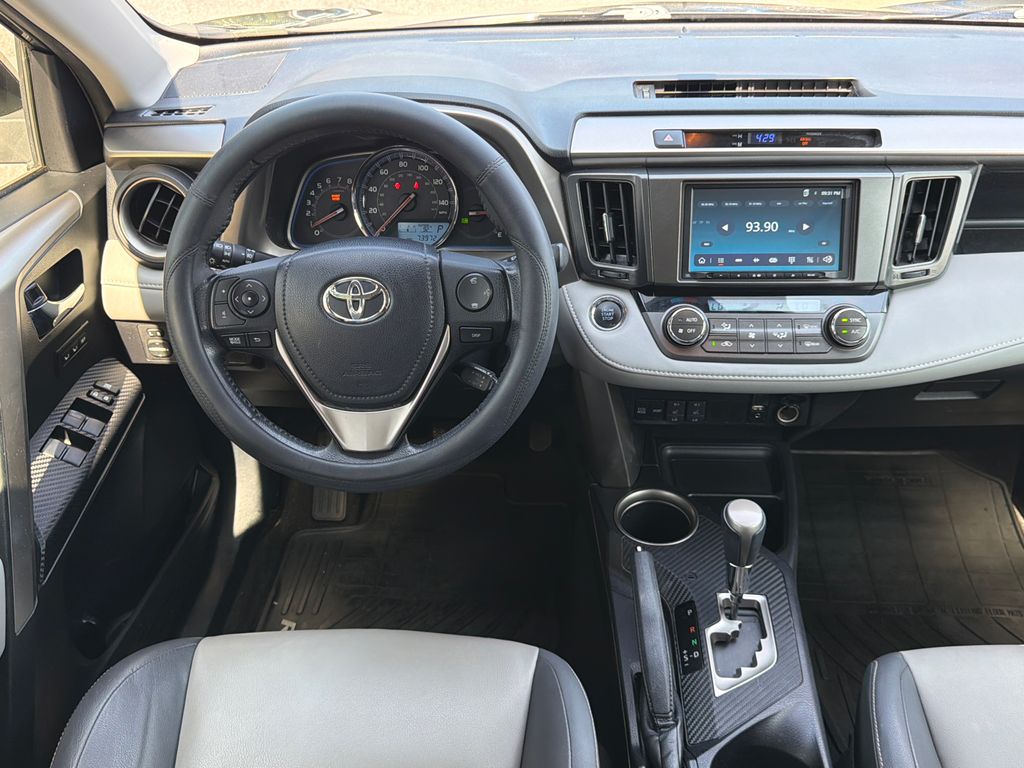 Thumbnail: 2015 Toyota RAV4 - 12