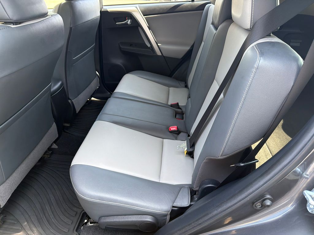 Thumbnail: 2015 Toyota RAV4 - 25