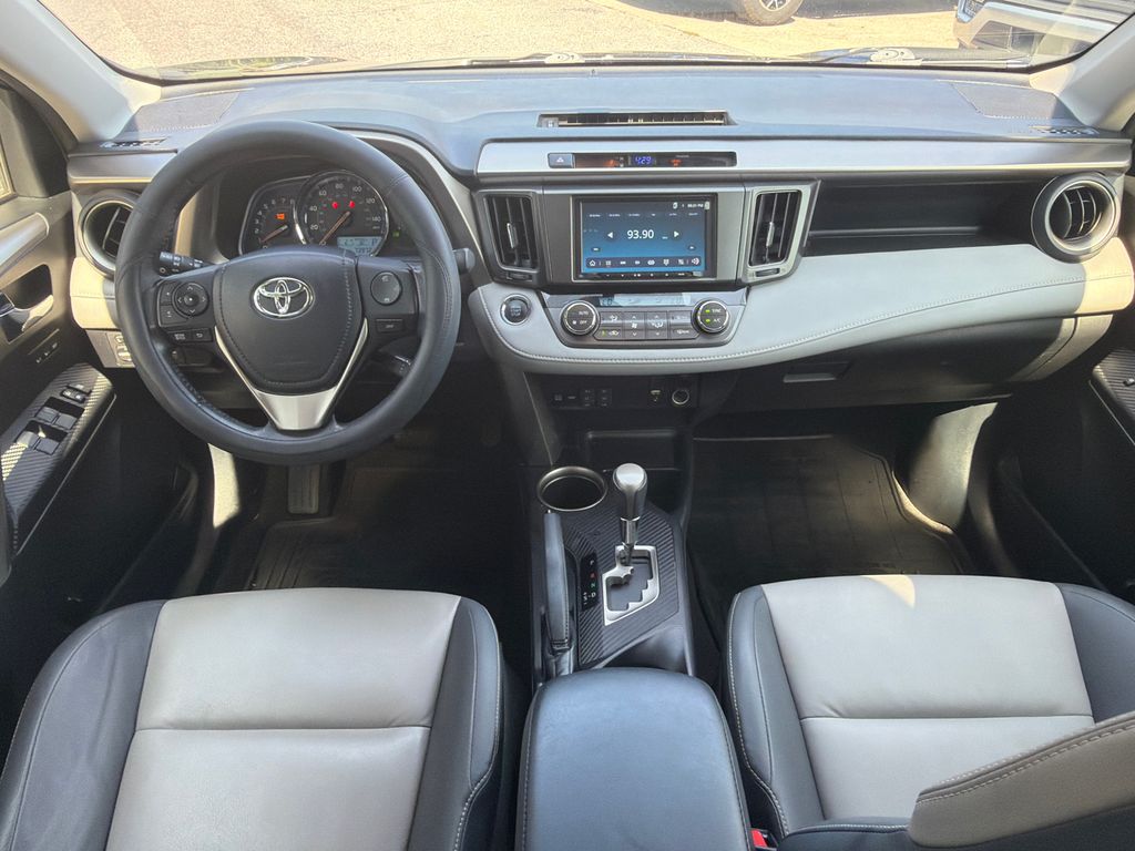 Thumbnail: 2015 Toyota RAV4 - 8