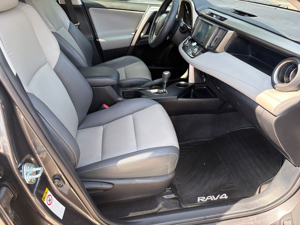 Thumbnail: 2015 Toyota RAV4 - 10