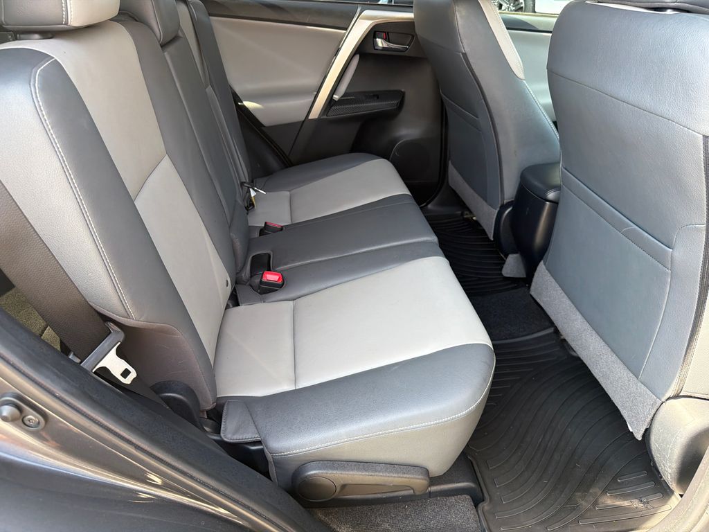 Thumbnail: 2015 Toyota RAV4 - 11
