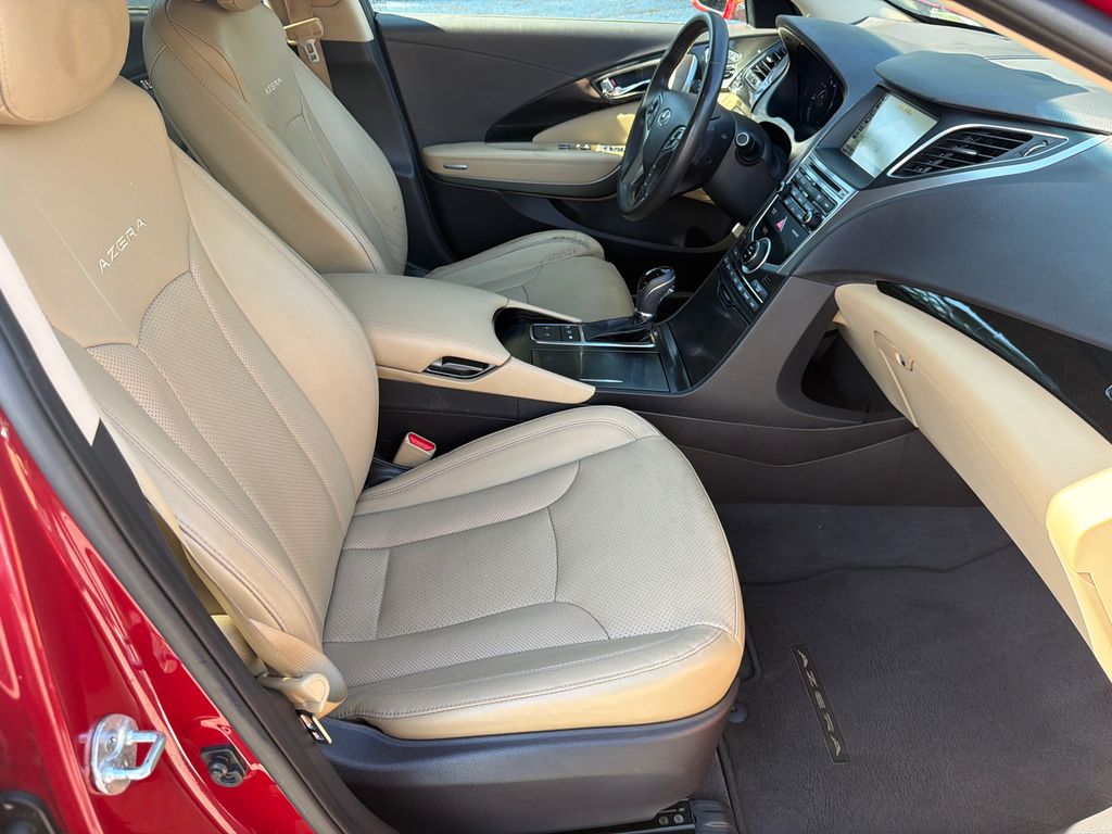 Thumbnail: 2016 Hyundai Azera - 10