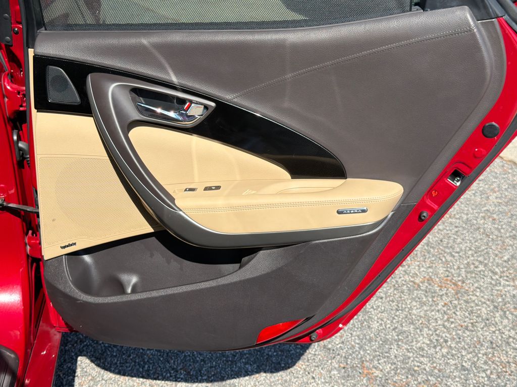Thumbnail: 2016 Hyundai Azera - 23