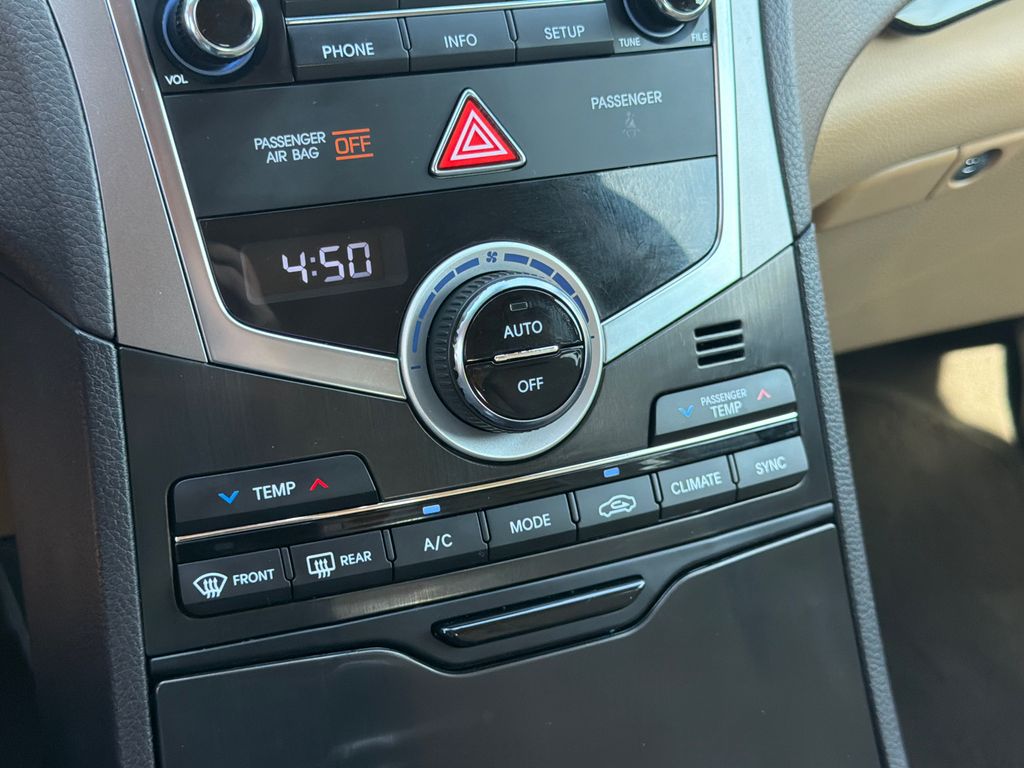 Thumbnail: 2016 Hyundai Azera - 30