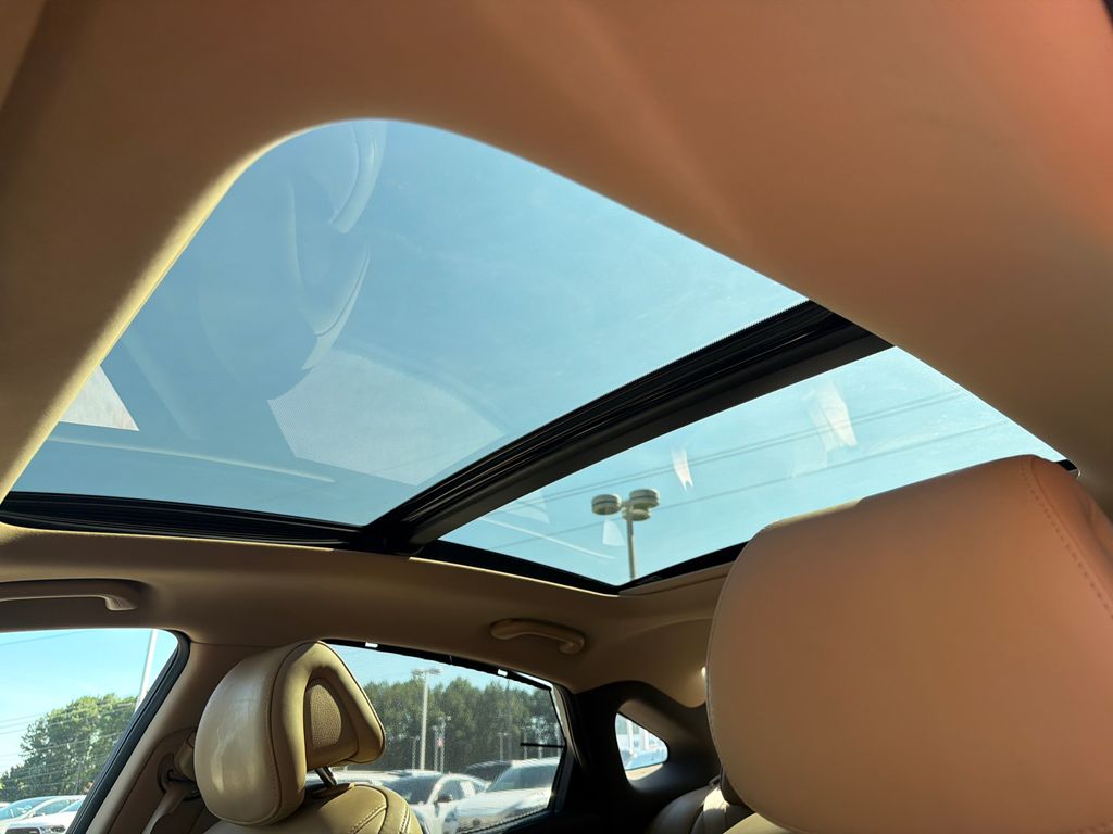 Thumbnail: 2016 Hyundai Azera - 31