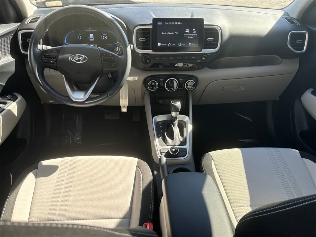 2023 Hyundai Venue SEL 2