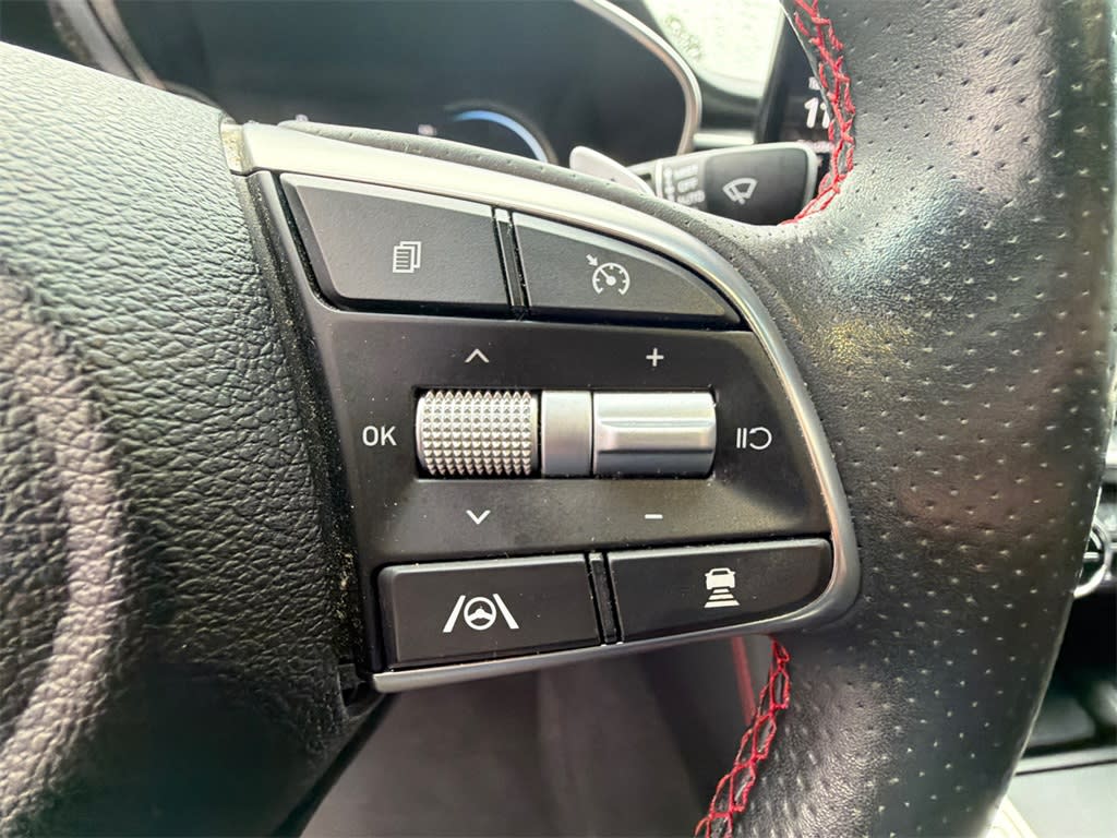 Thumbnail: 2023 Genesis G70 - 28