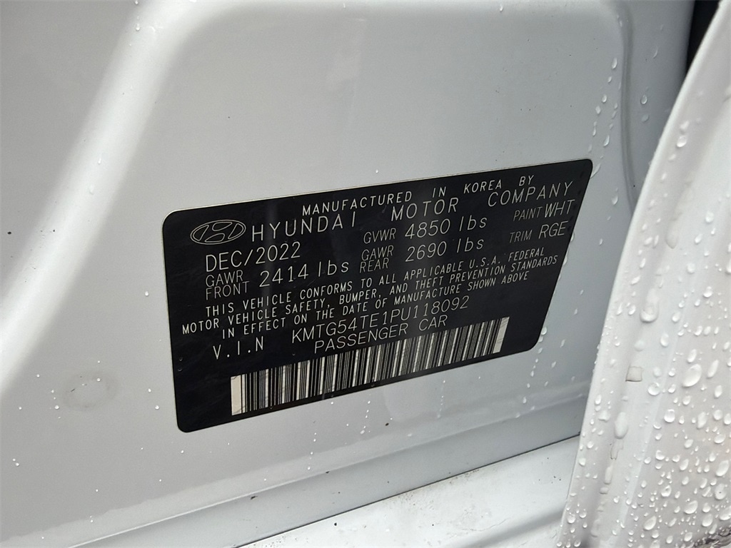 Thumbnail: 2023 Genesis G70 - 33