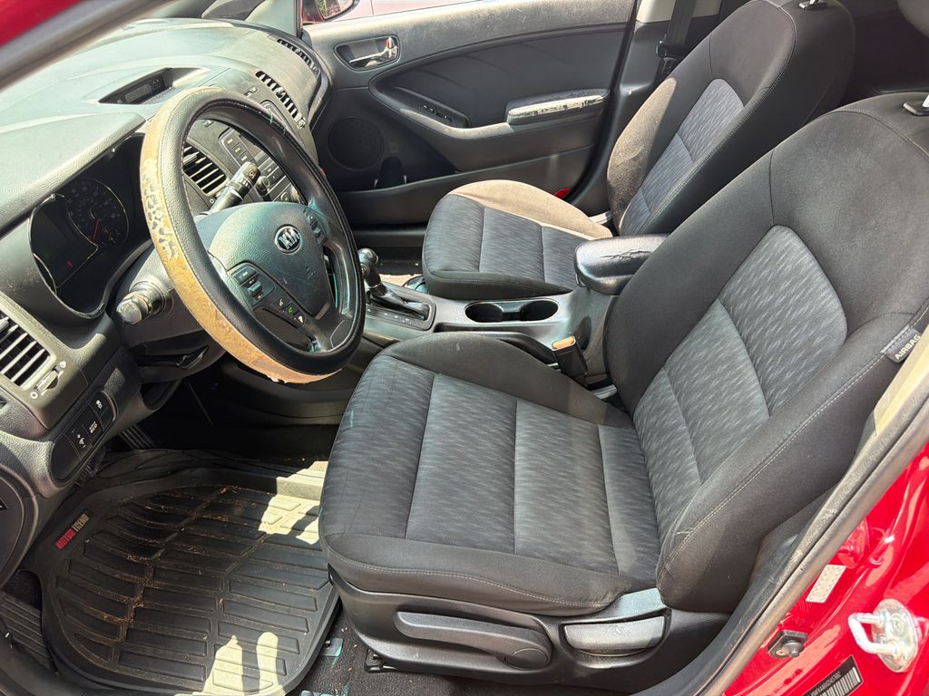 Thumbnail: 2016 Kia Forte - 7