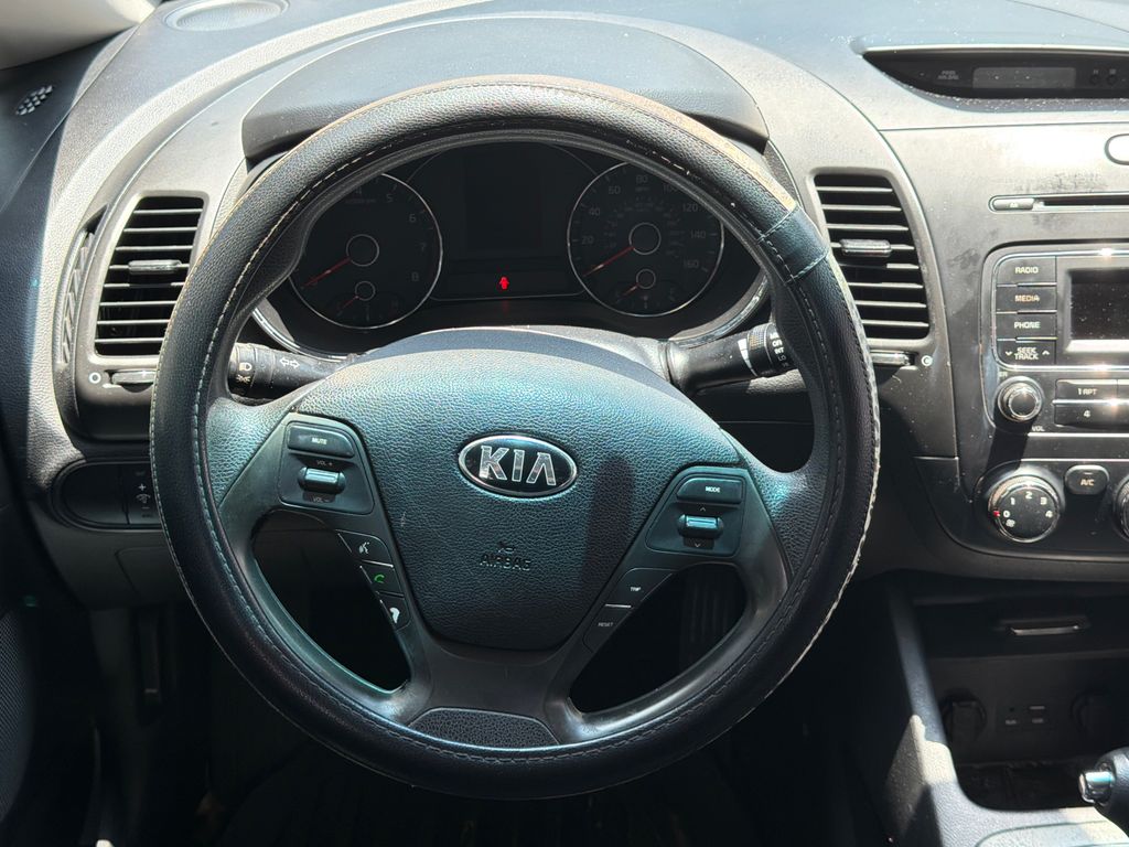 Thumbnail: 2016 Kia Forte - 6