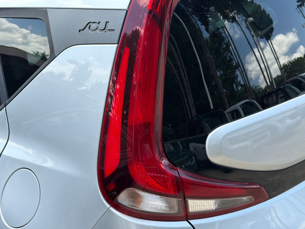 Thumbnail: 2021 Kia Soul - 11