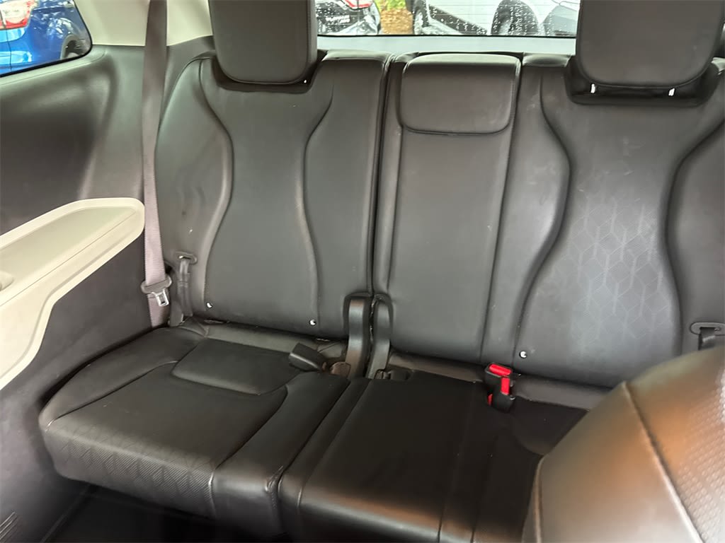 Thumbnail: 2023 Kia Carnival - 25