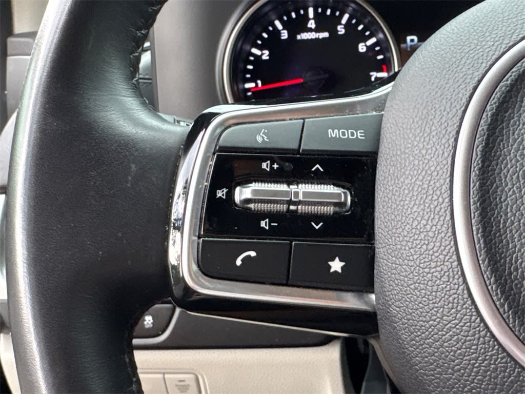 Thumbnail: 2023 Kia Carnival - 27