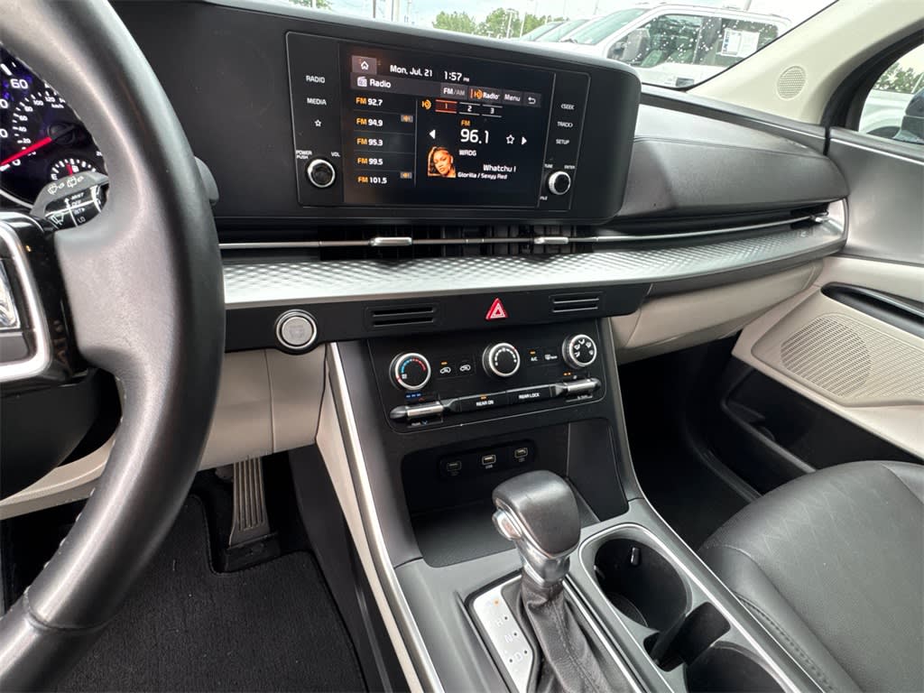 Thumbnail: 2023 Kia Carnival - 12