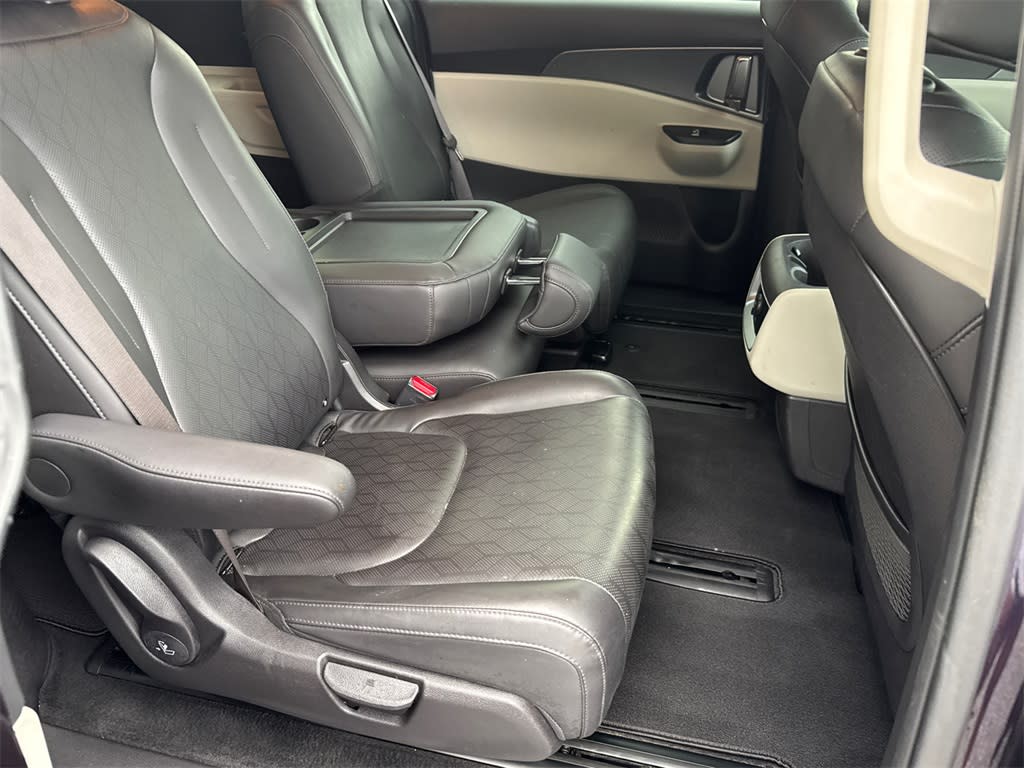 Thumbnail: 2023 Kia Carnival - 23