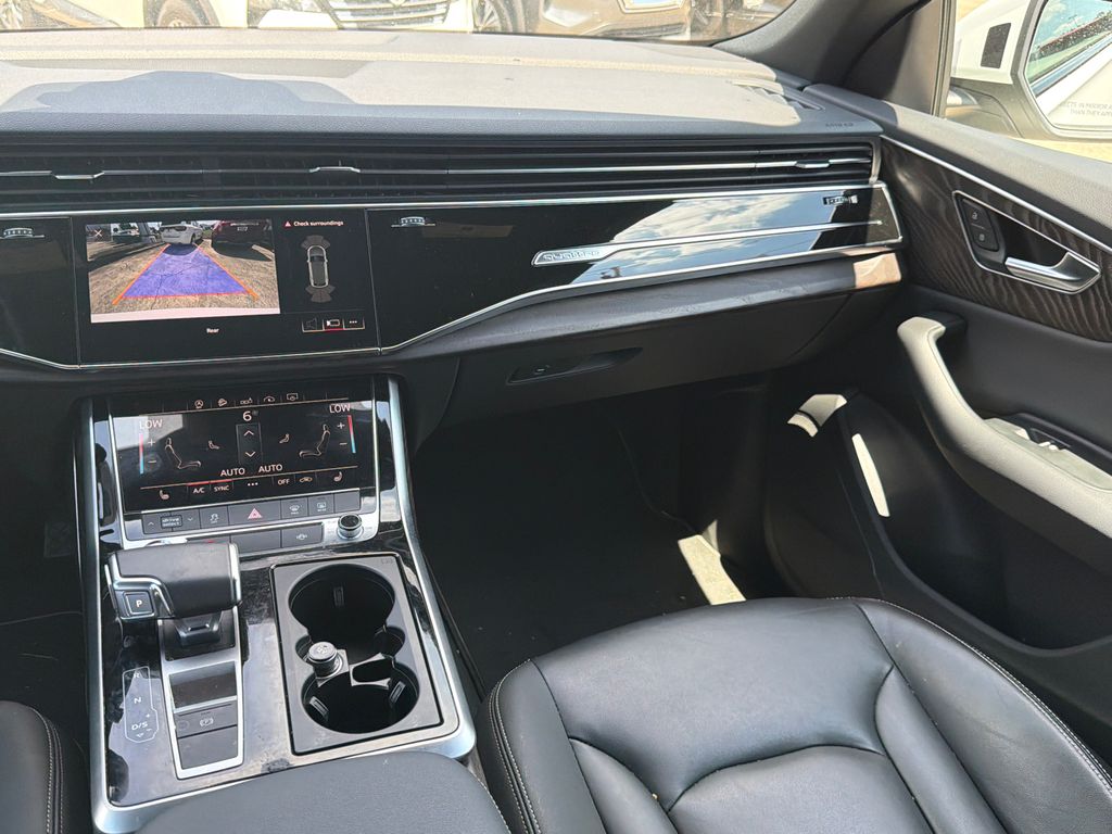 Thumbnail: 2020 Audi Q8 - 12