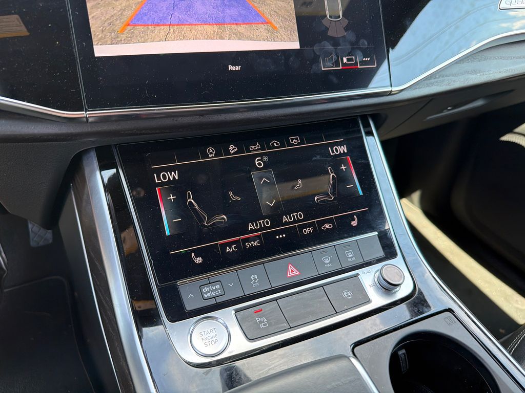 Thumbnail: 2020 Audi Q8 - 31