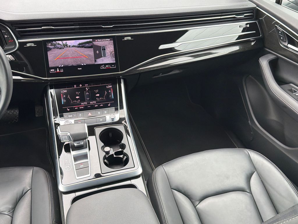Thumbnail: 2025 Audi Q7 - 14