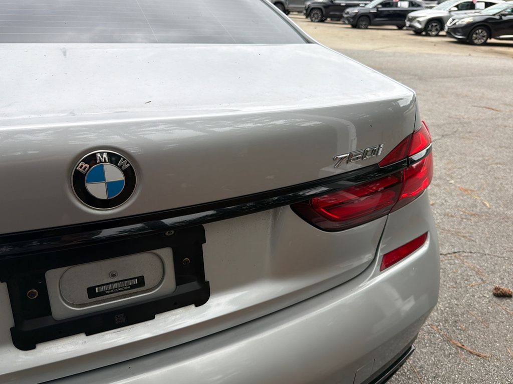Thumbnail: 2019 BMW 7 Series - 10