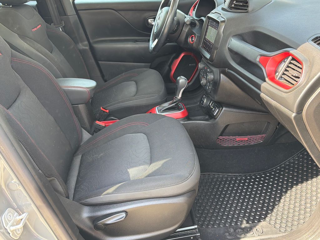 Thumbnail: 2021 Jeep Renegade - 10