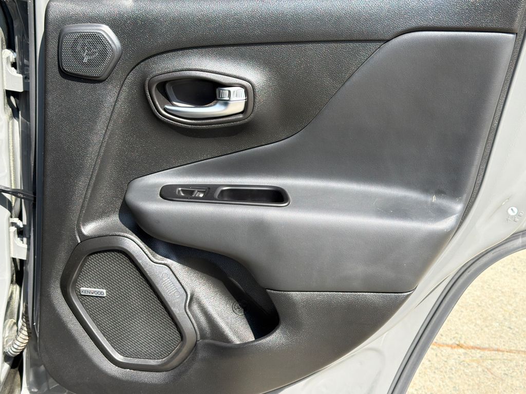 Thumbnail: 2021 Jeep Renegade - 23